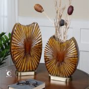 Zarina, Vases